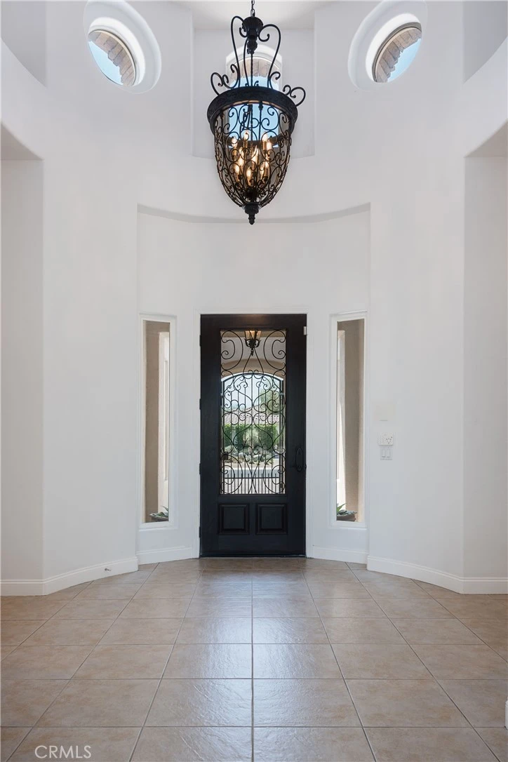 Interior 4