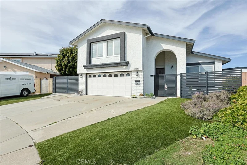 12246 Nadine Circle photo 2