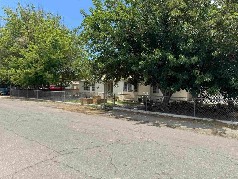 Photo 2 of 44622 Holtville Ave