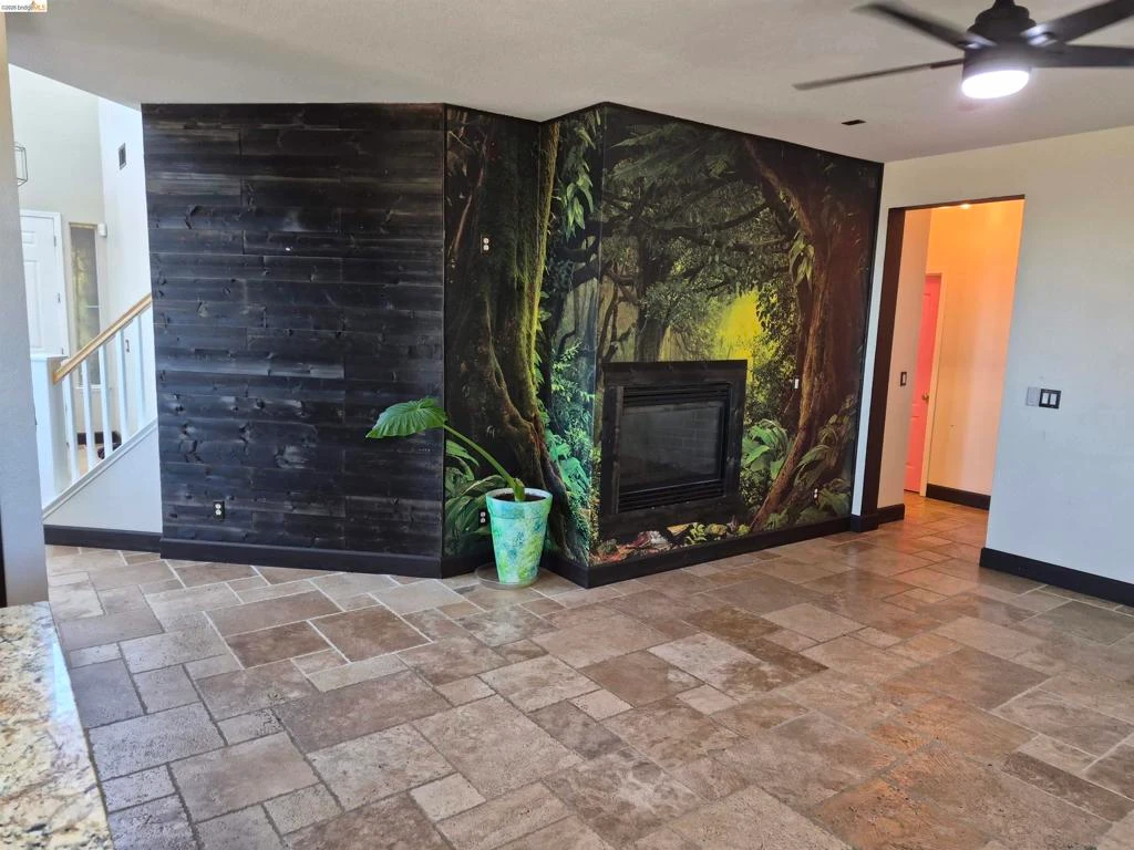 Interior 3