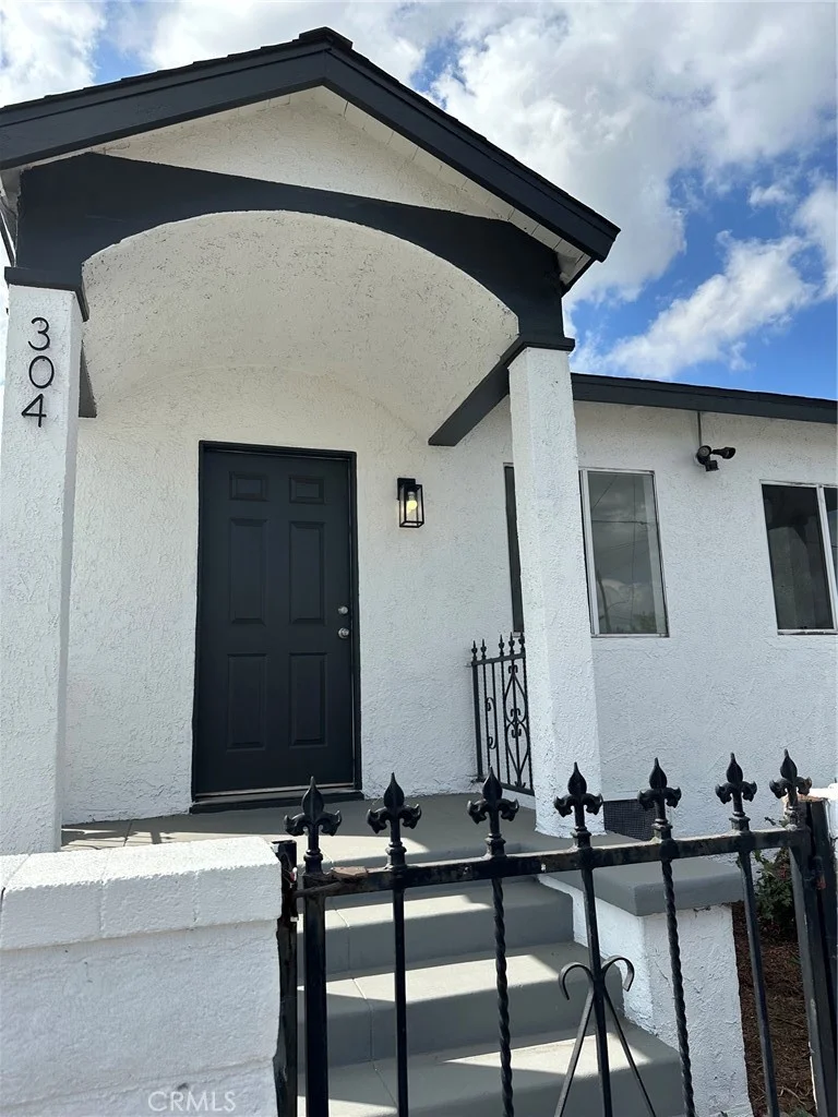 304 W Cedar