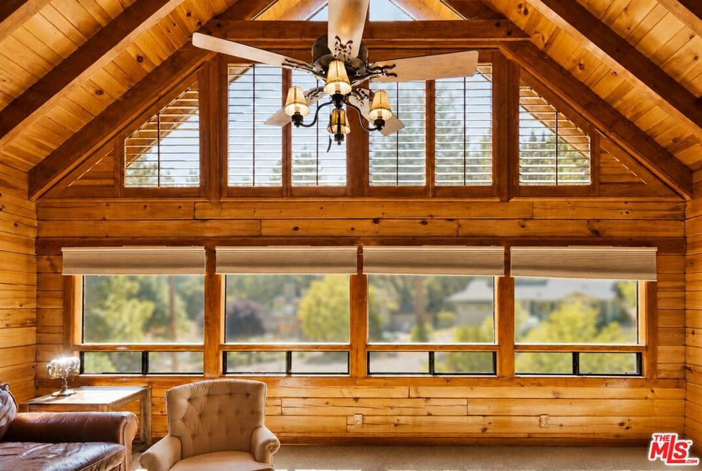 Interior 4