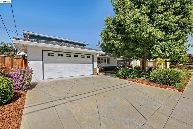 879 Via Seville, Livermore, CA 94550