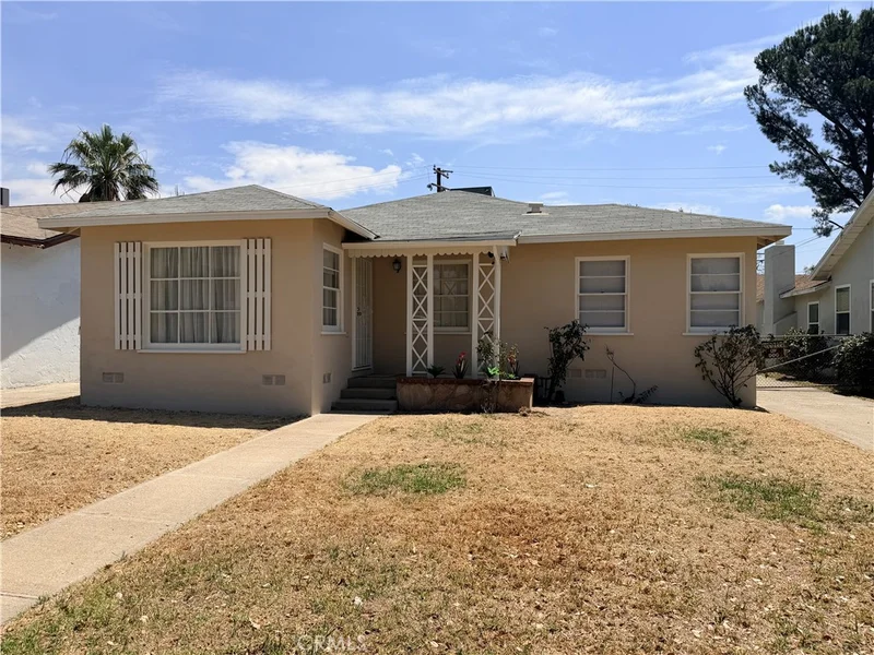 3857 N Sierra photo 2