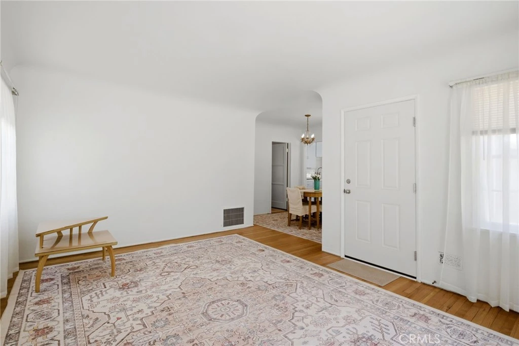 Interior 3
