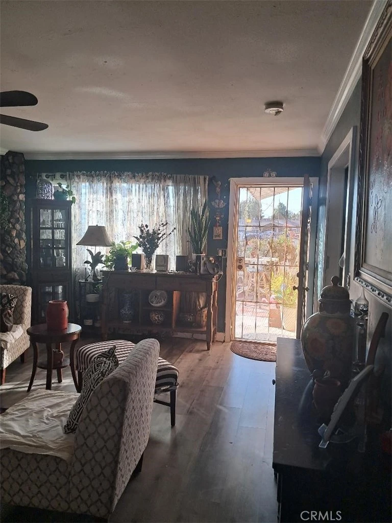 Interior 3