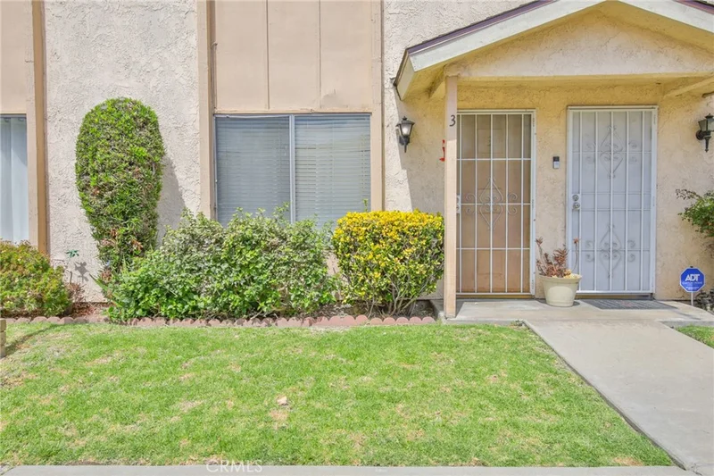 Photo 2 of 15927 Santa Ana Avenue 3