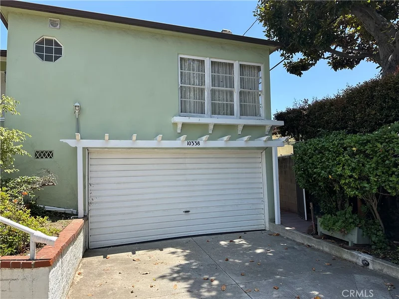 10338 Eastborne, Los Angeles, CA 90024