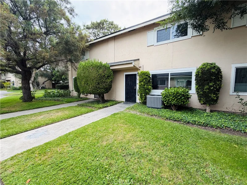 630 S Knott 54