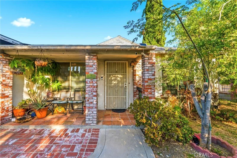8225 Encino