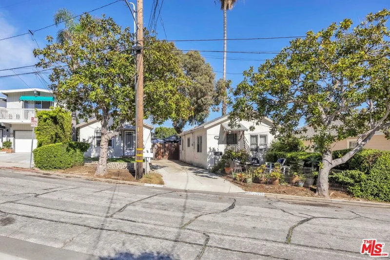 Photo 2 of 1226 Corona Street