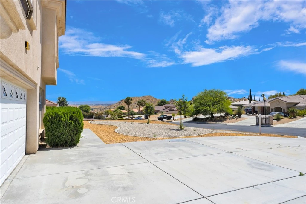 Photo 10 of 16245 Ridge View Drive