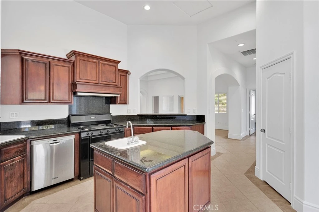 Photo 11 of 16233 Ridge View Drive