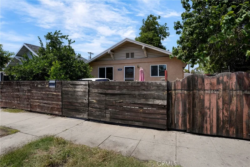 135 E 60th Street, Los Angeles, CA 90003