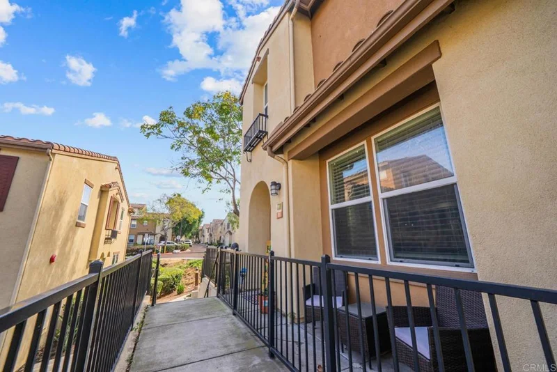 Photo 2 of 4300 Newton Avenue 8