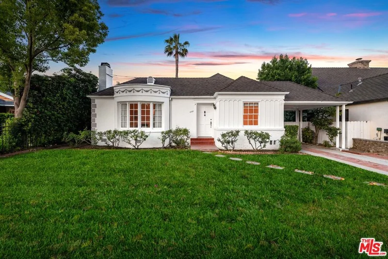 4322 N Clybourn Avenue, Burbank, CA 91505
