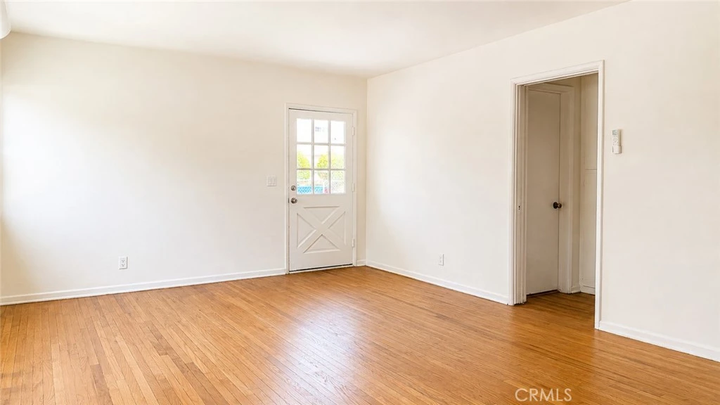 Interior 4
