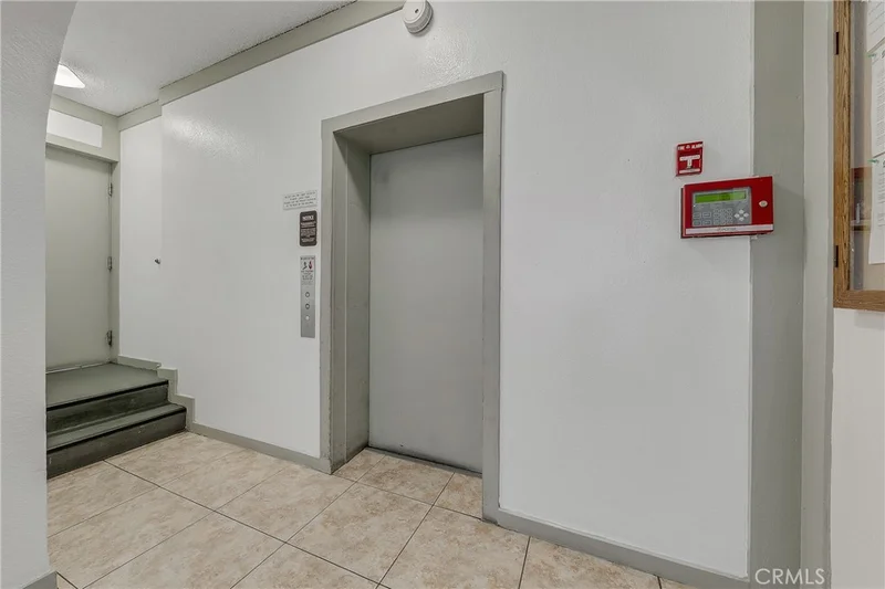 65 N Allen Avenue 305 photo 2
