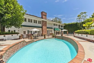 1255 Benedict Canyon Drive