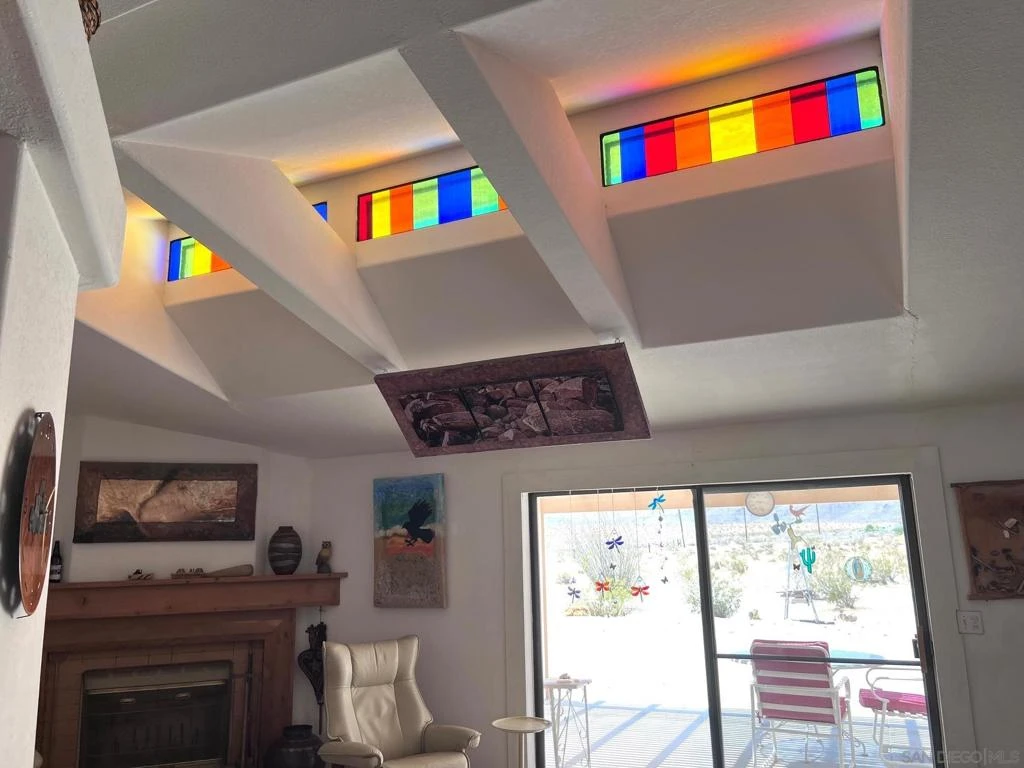 Interior 4