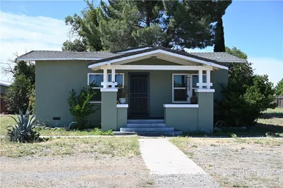 1068 E Walker photo 2