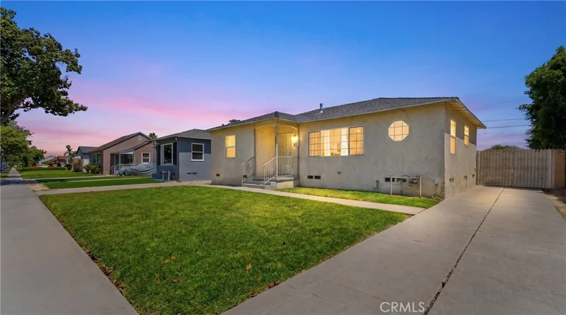 12236 Elva, Los Angeles, CA 90059