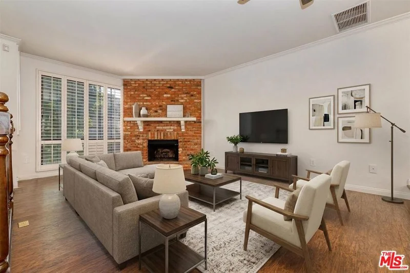 18100 Burbank Boulevard 19 photo 2