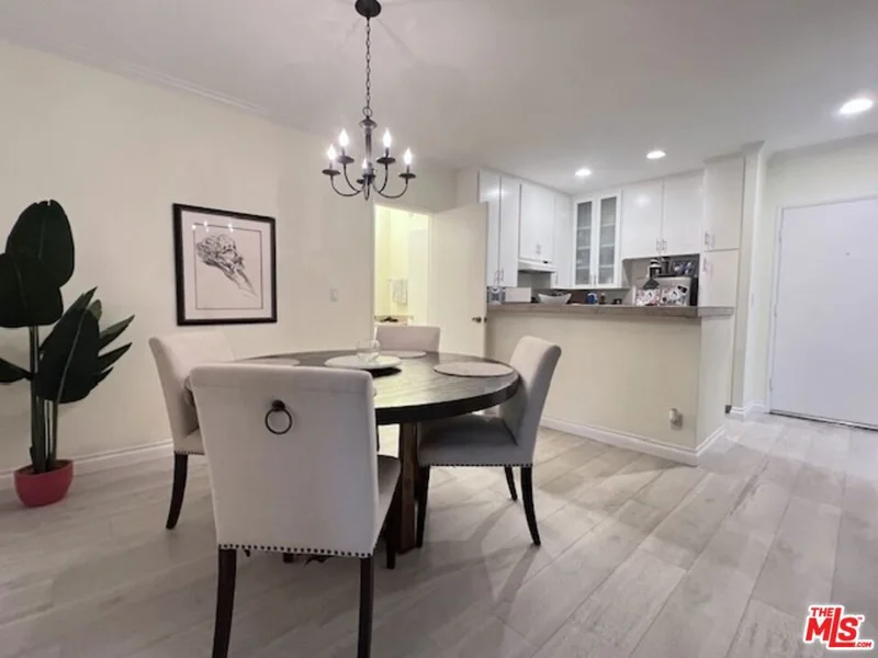 11645 Montana Avenue 323, Los Angeles, CA 90049