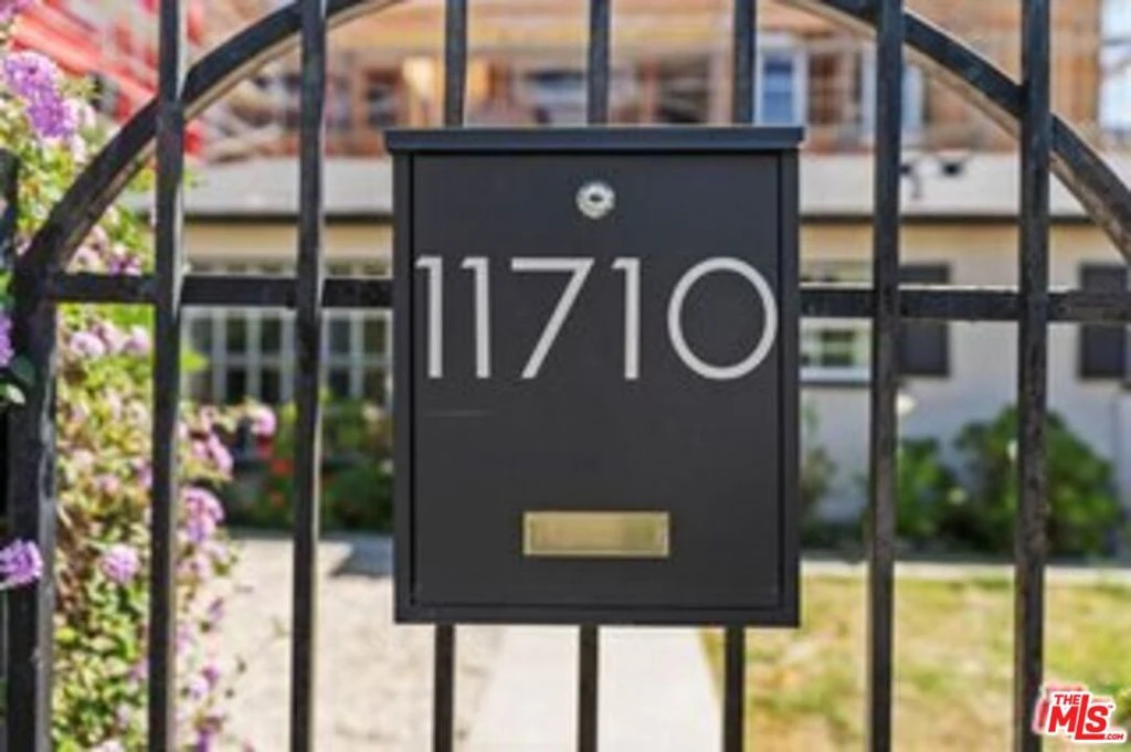 Interior 2