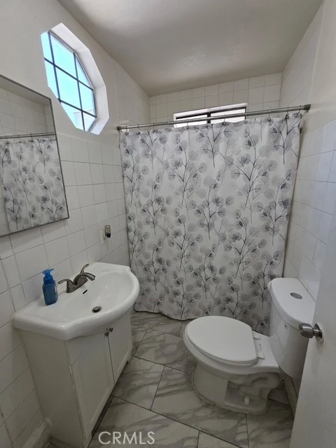 Interior 4