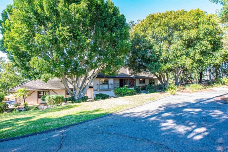2730 Mountain View Drive photo 2
