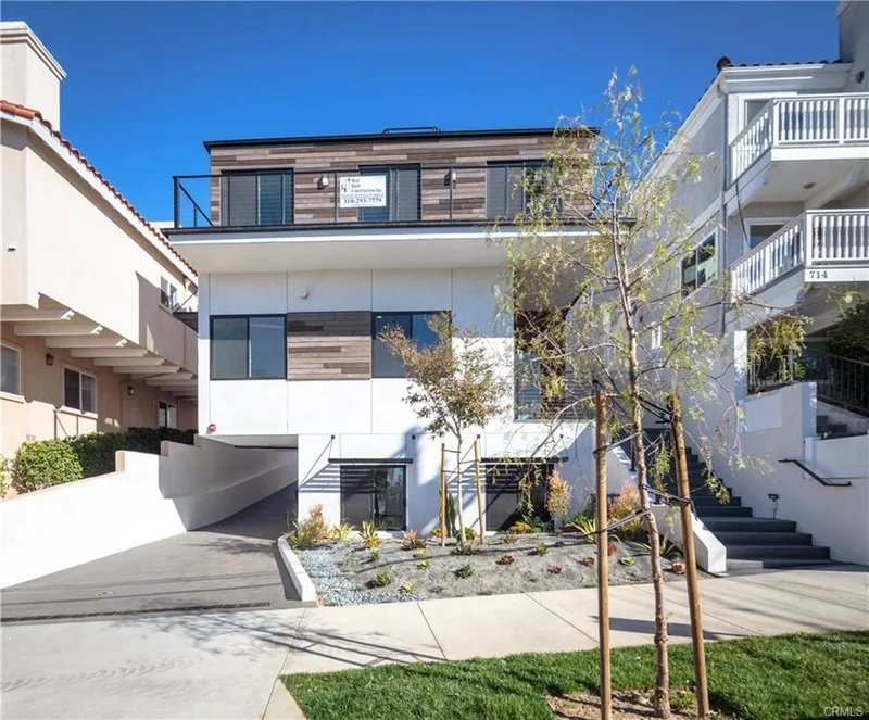 716 N Juanita Avenue A photo 2