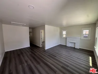 1100 Saint Louis Avenue photo 2