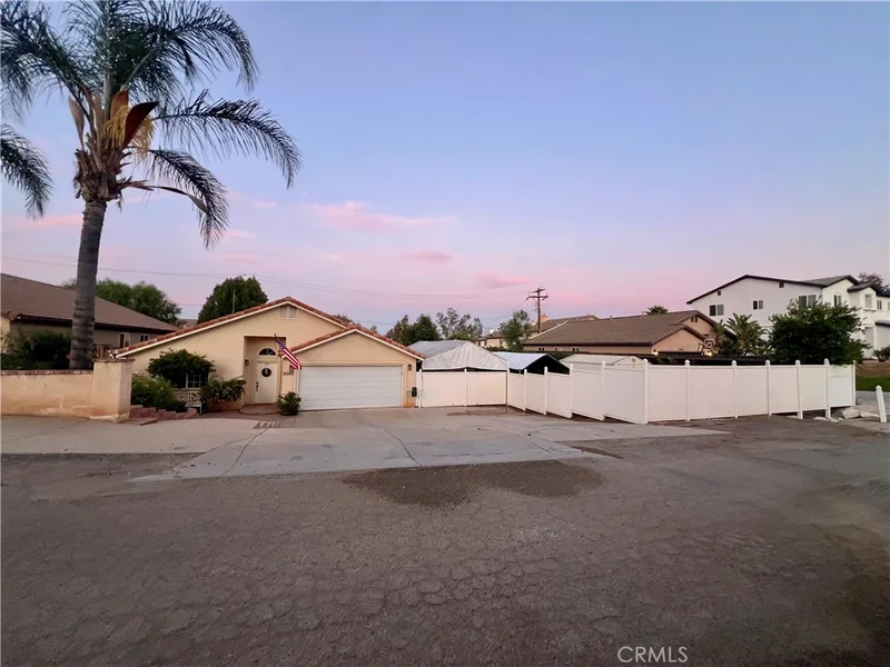 20310 State Street photo 2