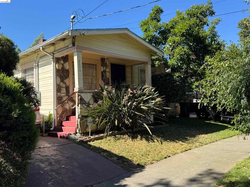 2233 85th Ave, Oakland, CA 94605