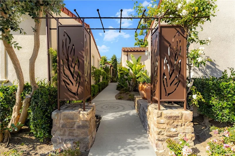 Photo 2 of 77 Canyoncrest