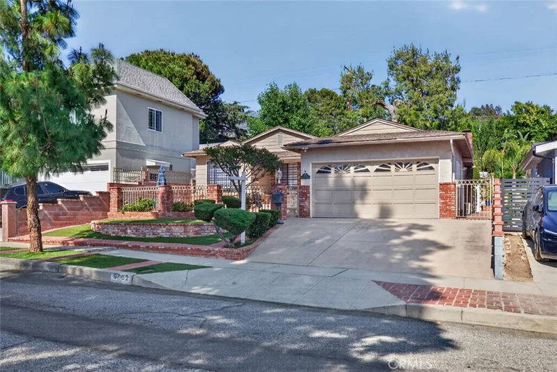 9862 Cabanas, Tujunga, CA 91042