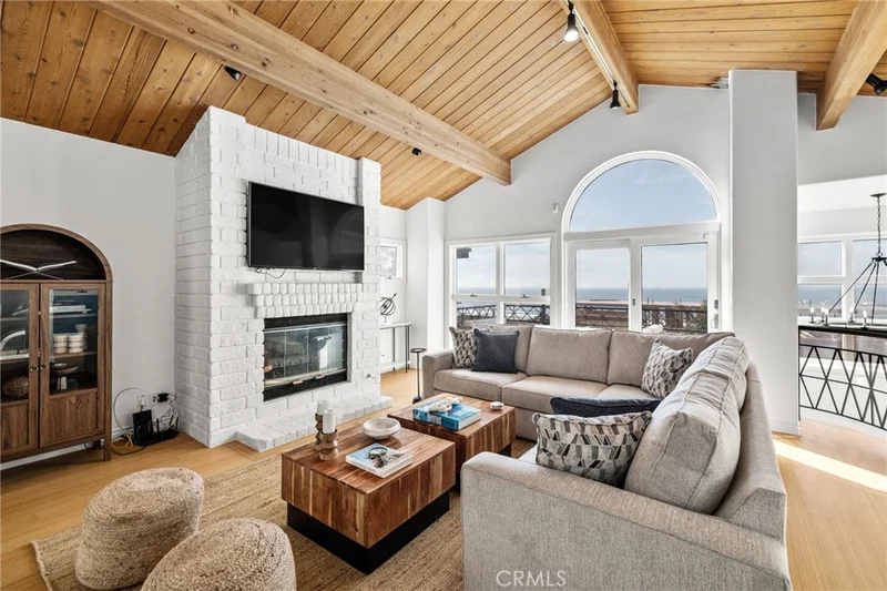 4104 Highland Avenue