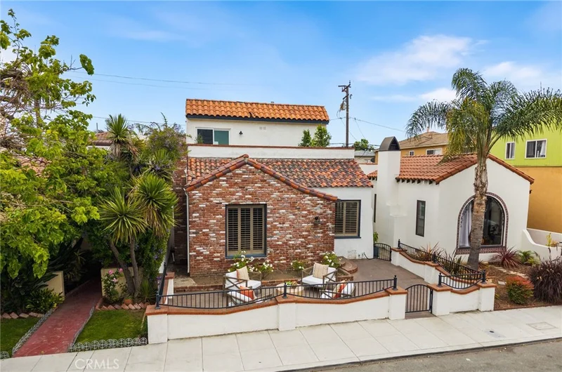114 Argonne Avenue, Long Beach, CA 90803