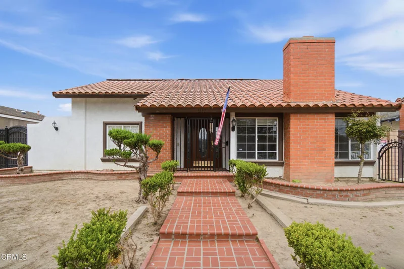 1131 Camelot Way, Oxnard, CA 93030