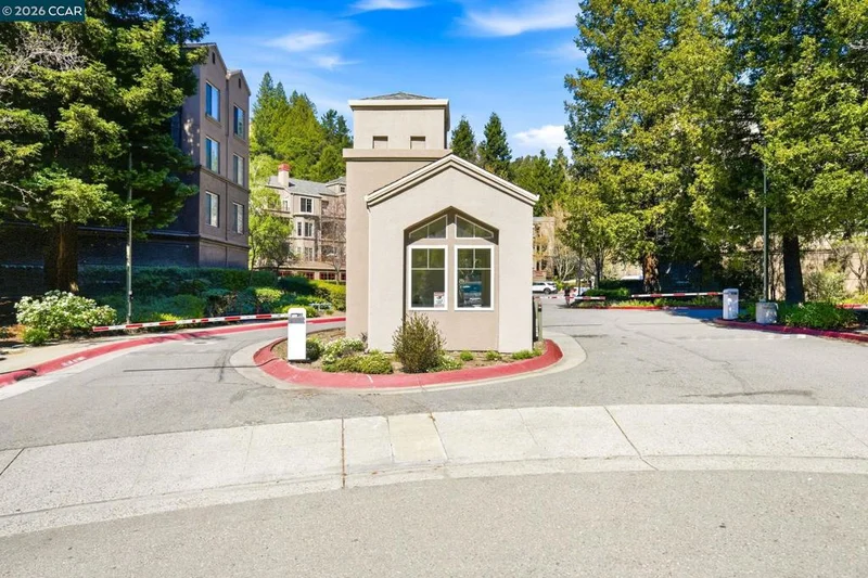 260 Caldecott Ln 307, Oakland, CA 94618-2415