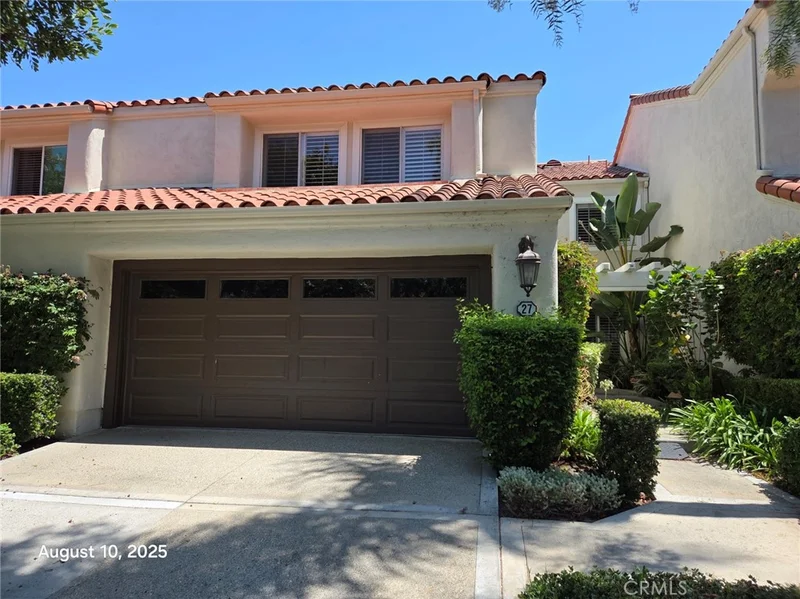 27 La Quinta 18, Irvine, CA 92612