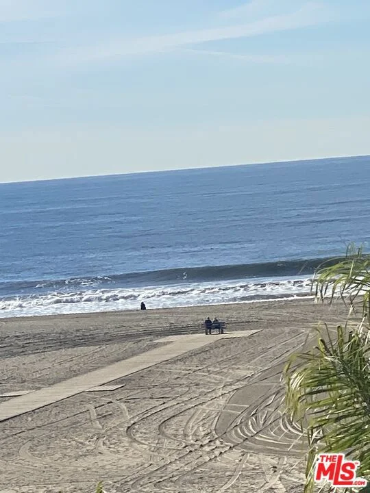 723 Palisades Beach Road 318 photo 2