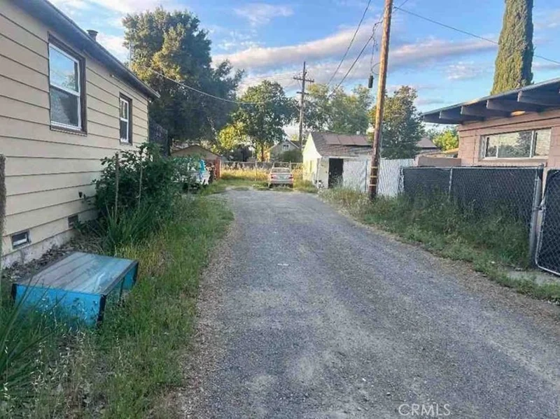 2381 Gibson photo 2