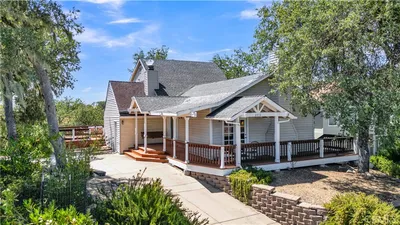 2452 Captains Walk