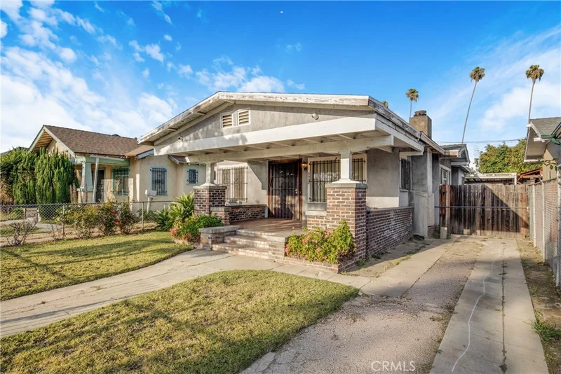 3940 Denker, Los Angeles, CA 90062