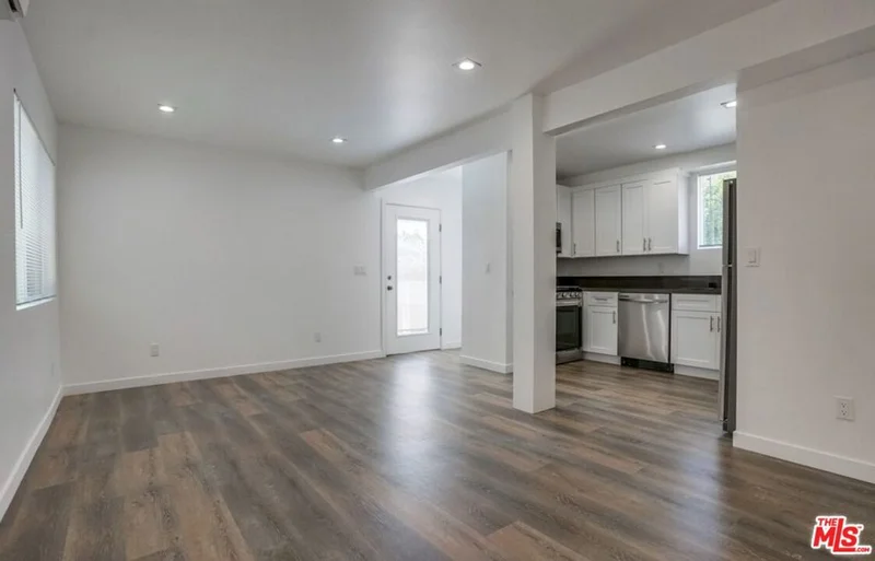 869 Glenway Drive 8