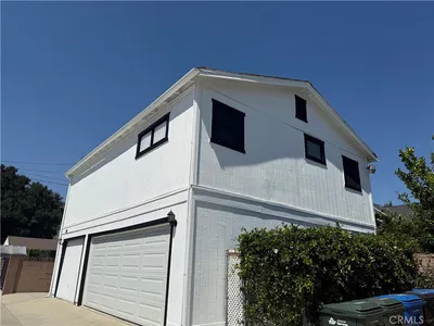 325 N Vermont photo 2