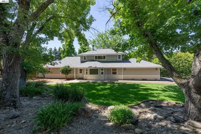 3632 Ravenwood Ln