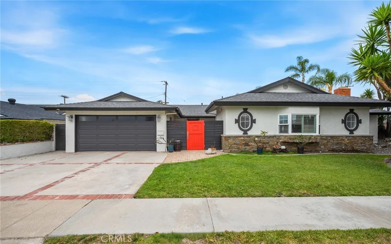 5471 Meadowlark Drive photo 2